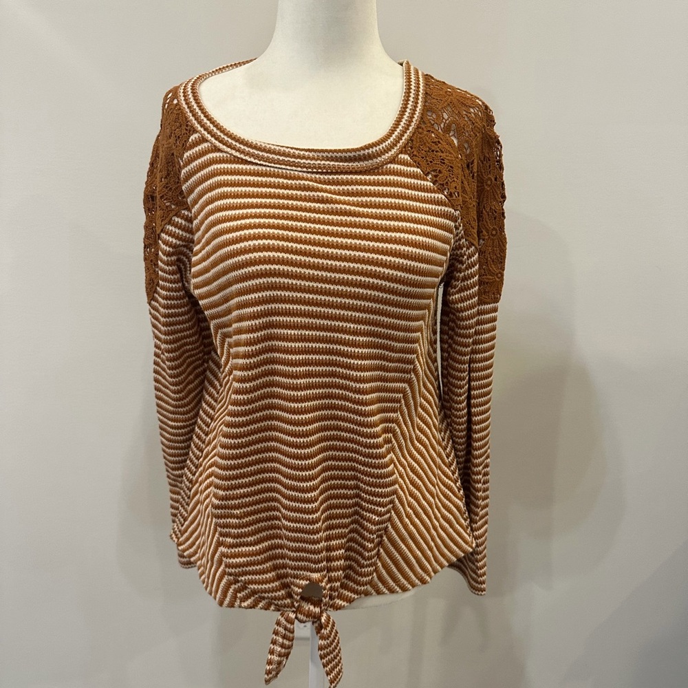 Maurice’s Striped Brown Women's Top with Lace Detail Size M